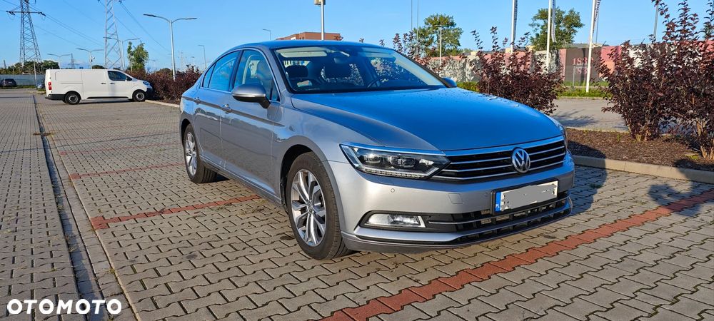 Volkswagen Passat 2.0 TDI SCR Comfortline - 12