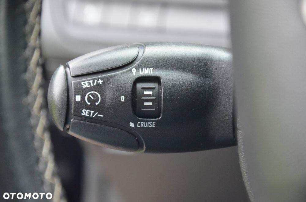 Peugeot 208 PureTech 110 Stop & Start EAT6 Allure - 26