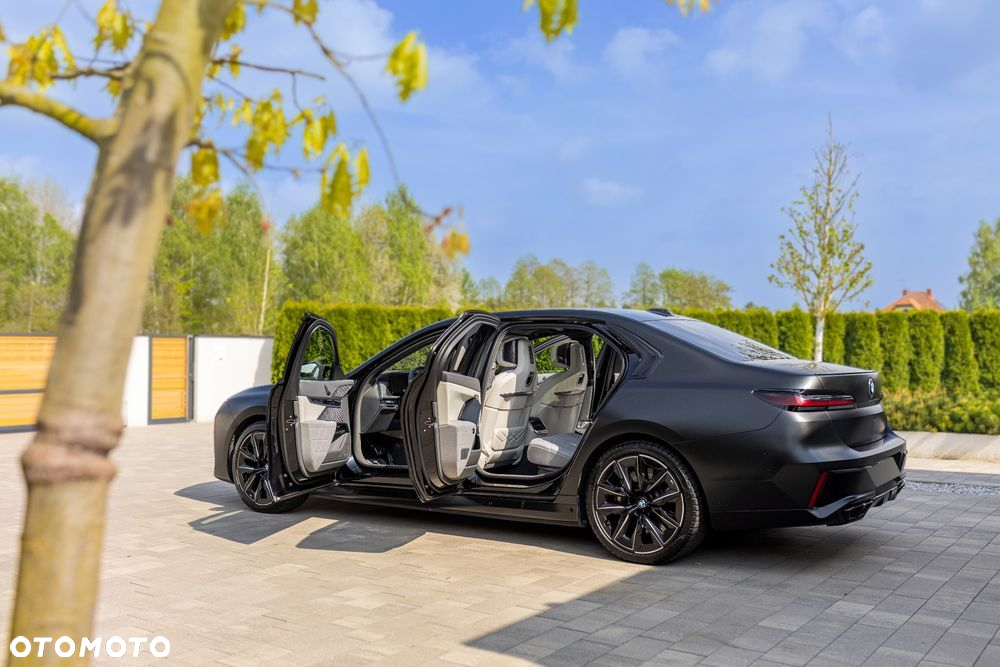 BMW Seria 7 M760e PHEV xDrive sport - 2