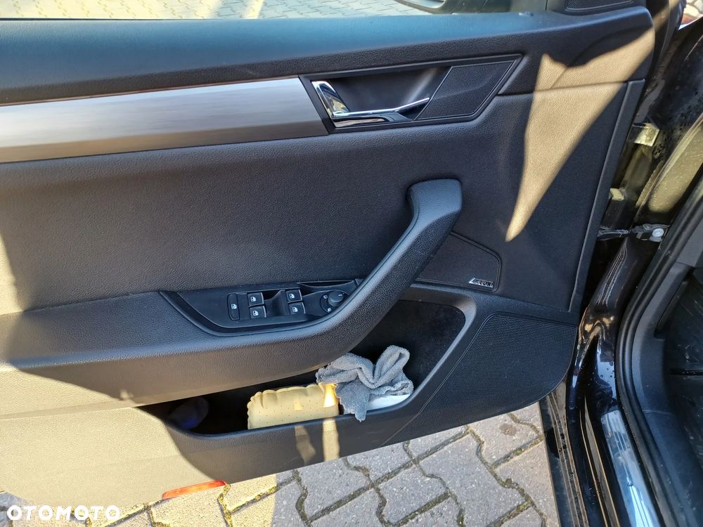 Skoda Superb 2.0 TDI Ambition DSG - 30