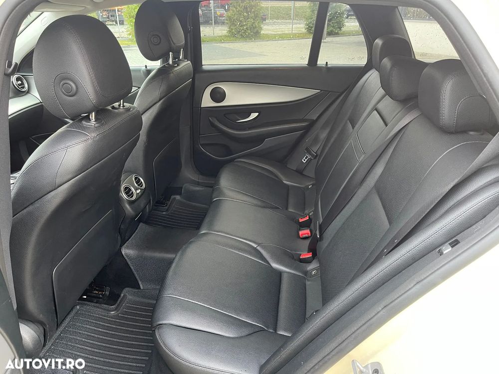 Mercedes-Benz E - 12