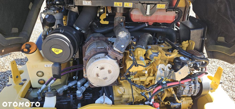 Caterpillar 906M - 19