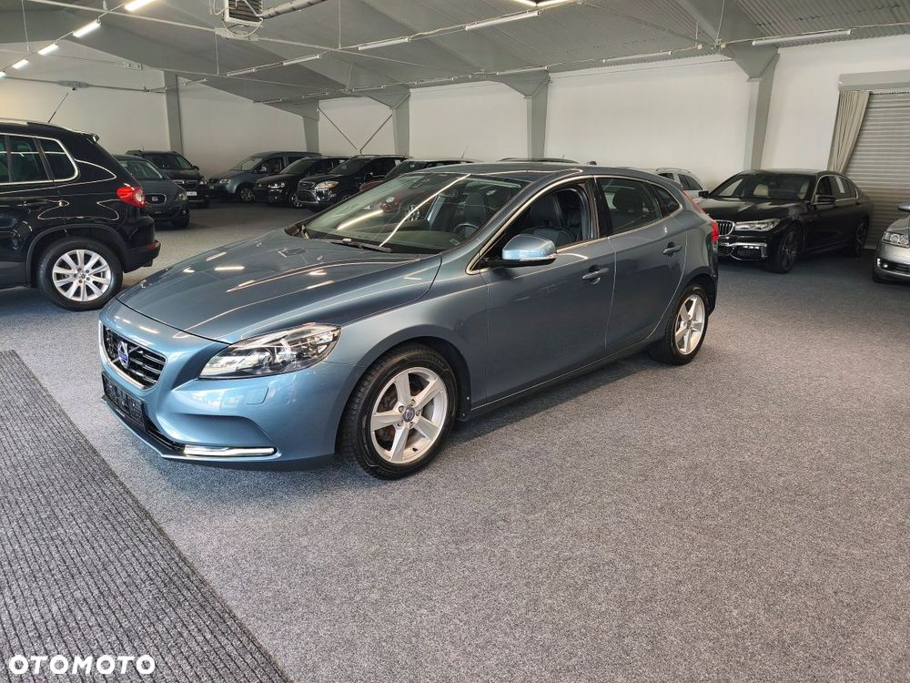 Volvo V40 D2 Momentum - 1
