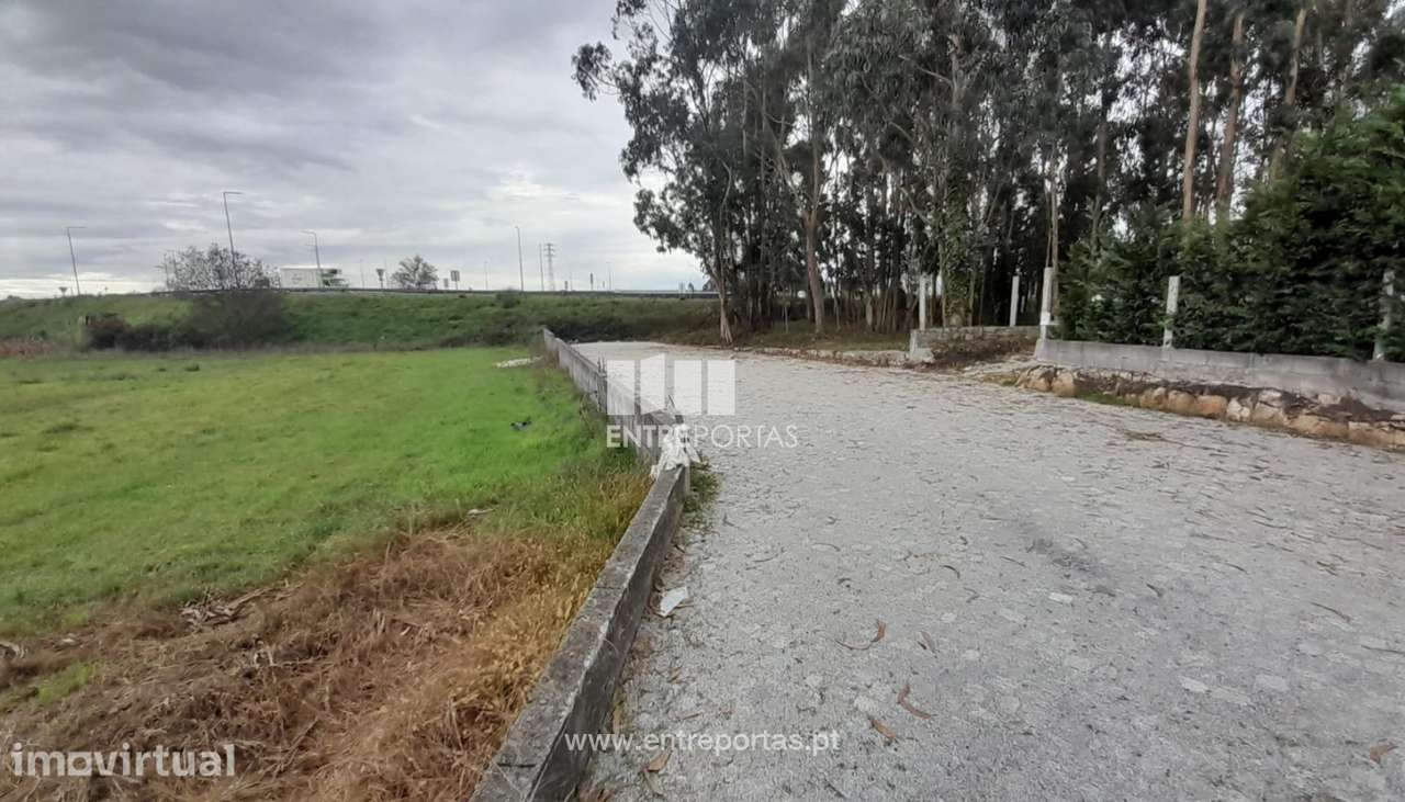 Venda de Terreno para construção com 1762m2, em Amorim, Póvoa de Va - Grande imagem: 3/8