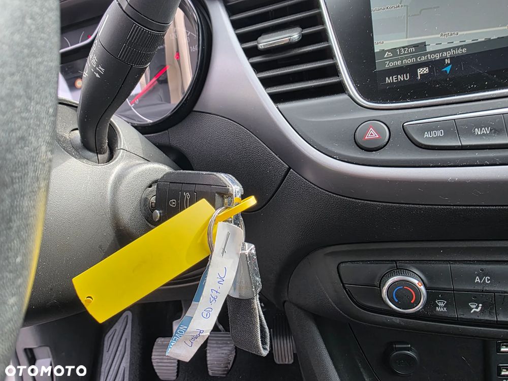 Opel Crossland X - 18