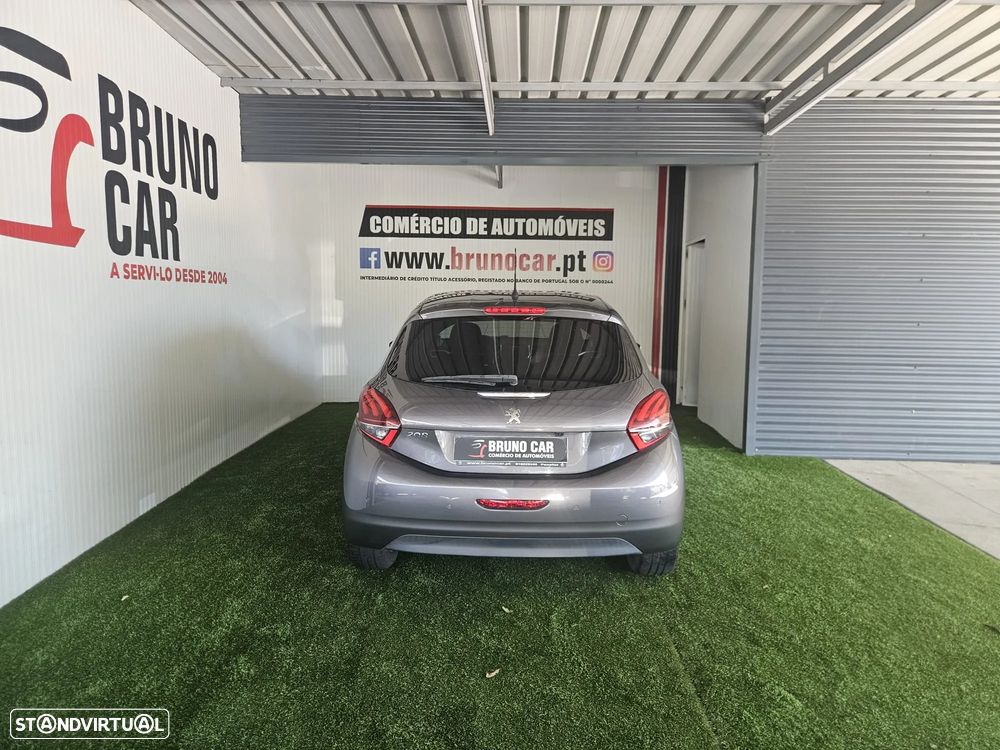 Peugeot 208 1.2 PureTech Signature - 5