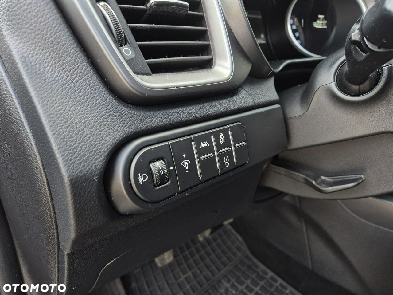 Kia Ceed - 12