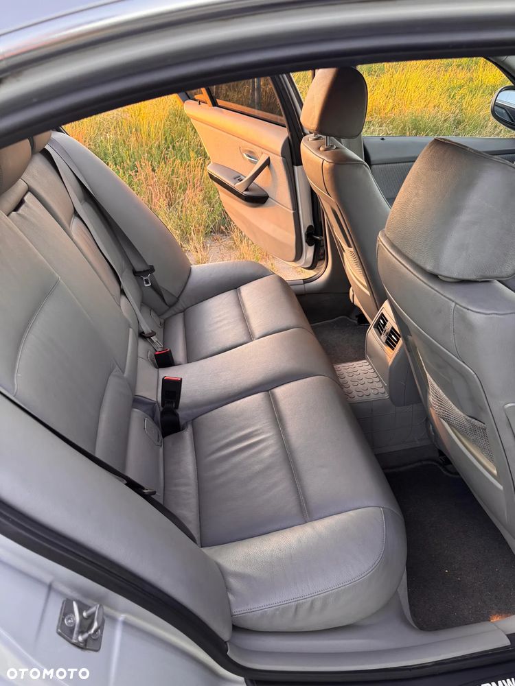 BMW Seria 3 320d Efficient Dynamics - 11