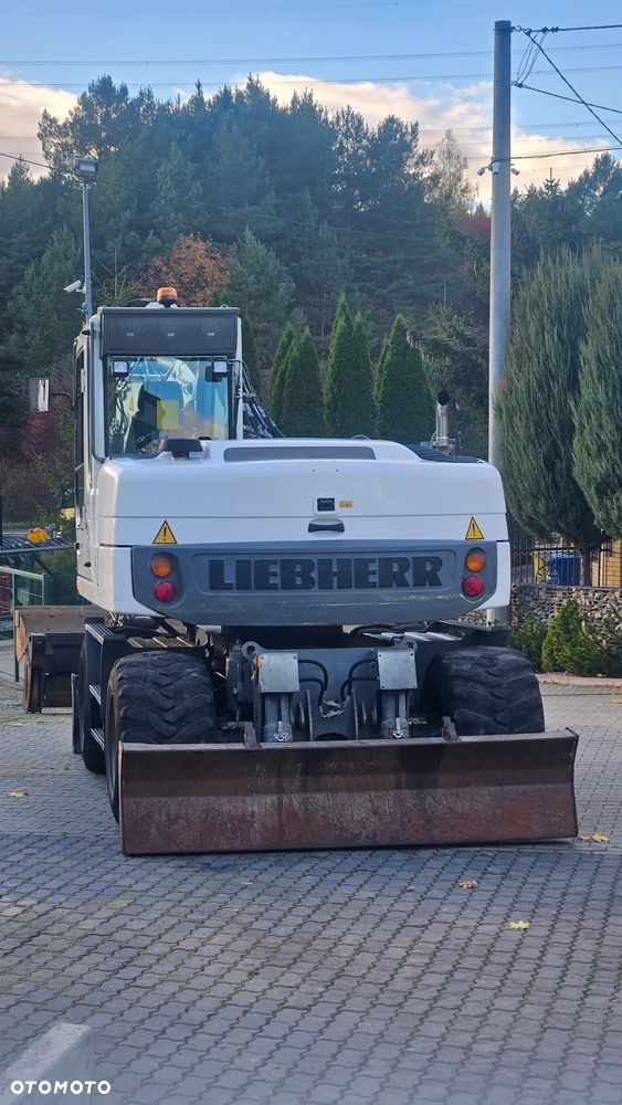 Liebherr A311 - 8
