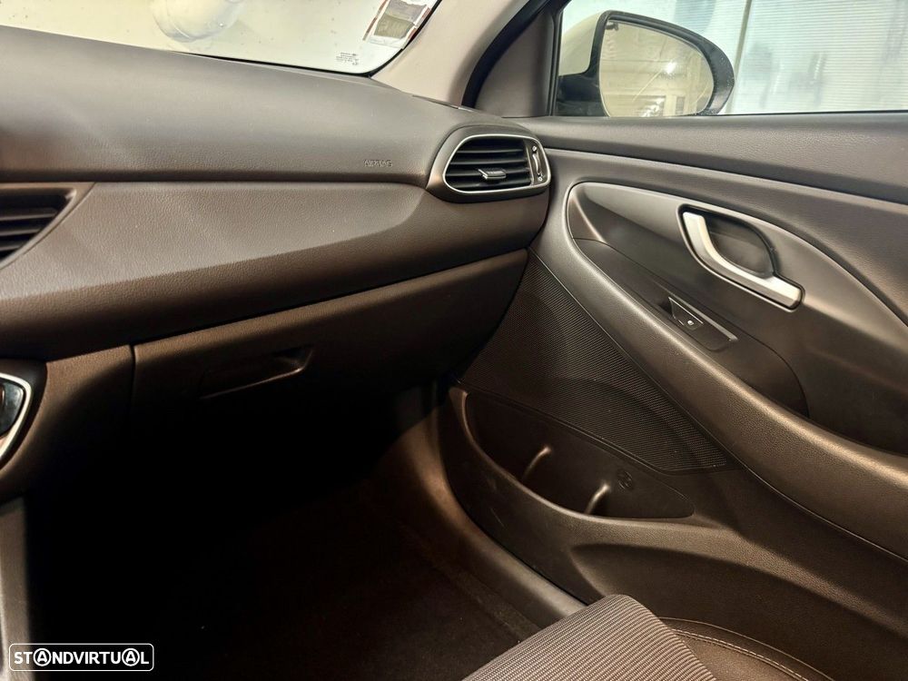 Hyundai i30 SW - 21