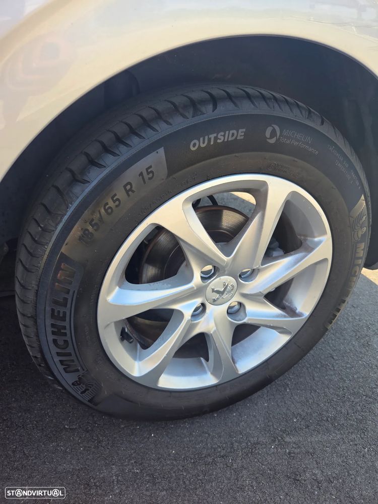 Peugeot 208 1.4 VTi Access - 12