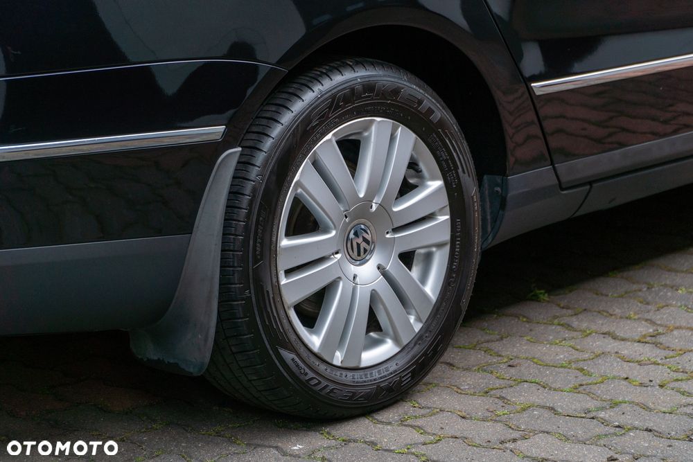 Volkswagen Passat 2.0 TDI DPF Highline - 9