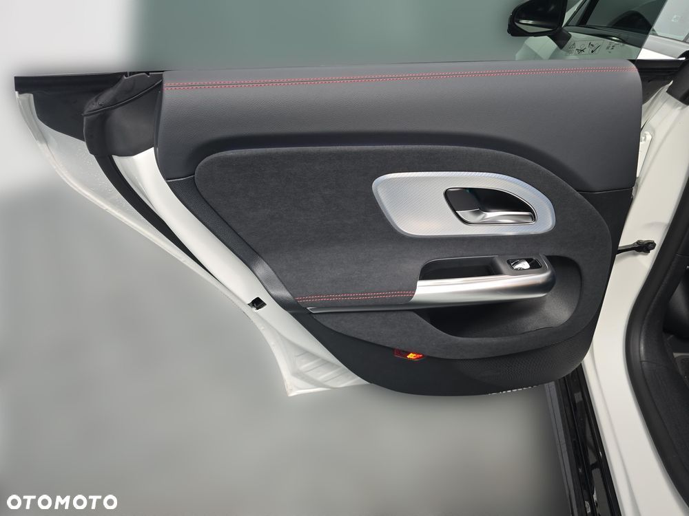 Mercedes-Benz CLA 200 mHEV 8G-DCT - 12