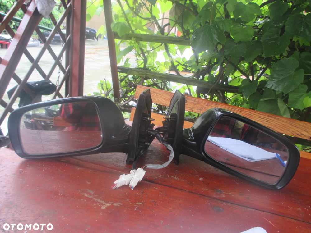 Lusterko  prawe Corolla E12 1C0 5 pin Europa E4012227 - 1