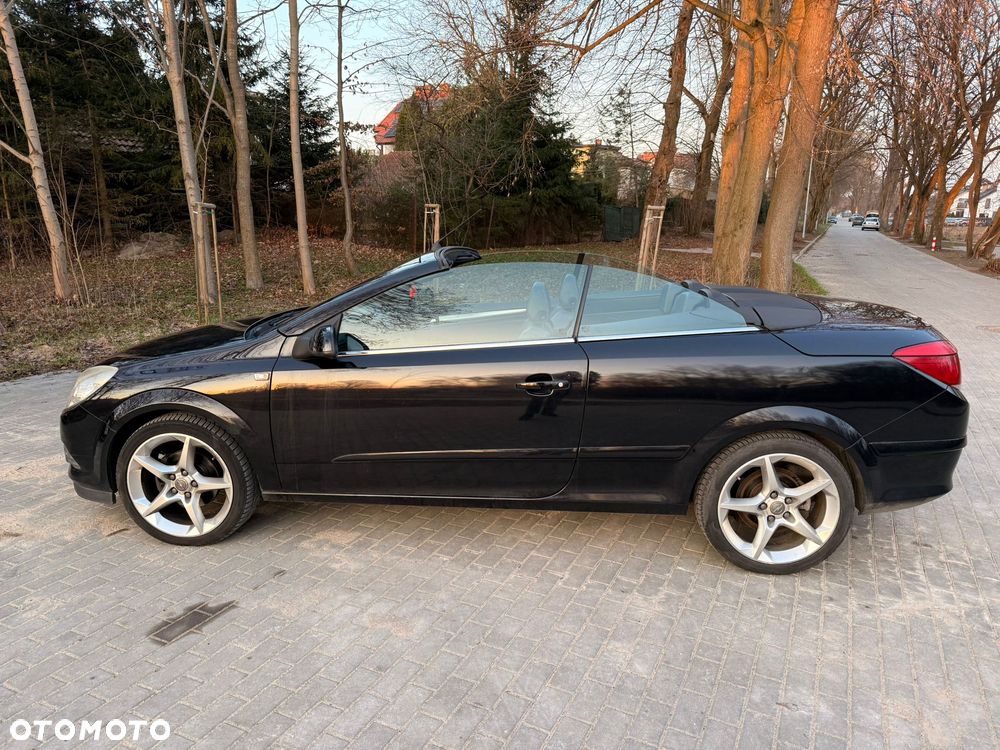 Opel Astra 1.8 Essentia - 2