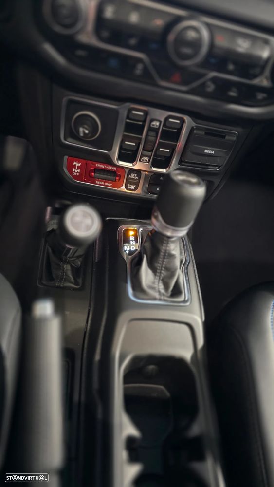 Jeep Wrangler - 14