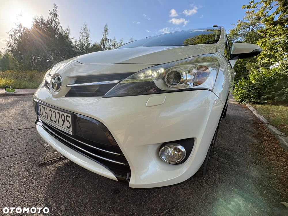 Toyota Verso 1.8 Premium EU5 7os - 32