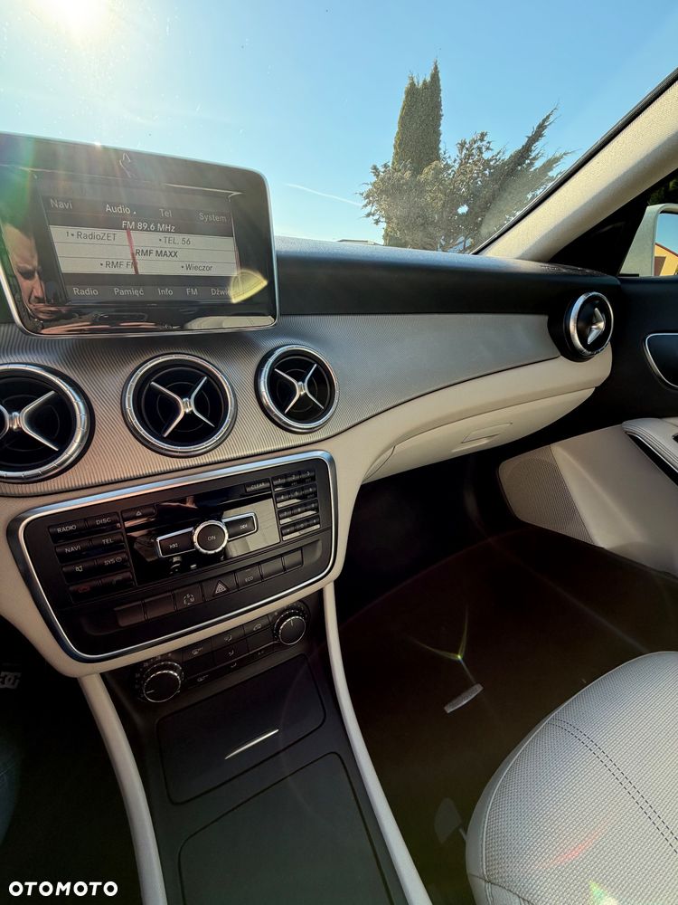 Mercedes-Benz CLA - 10