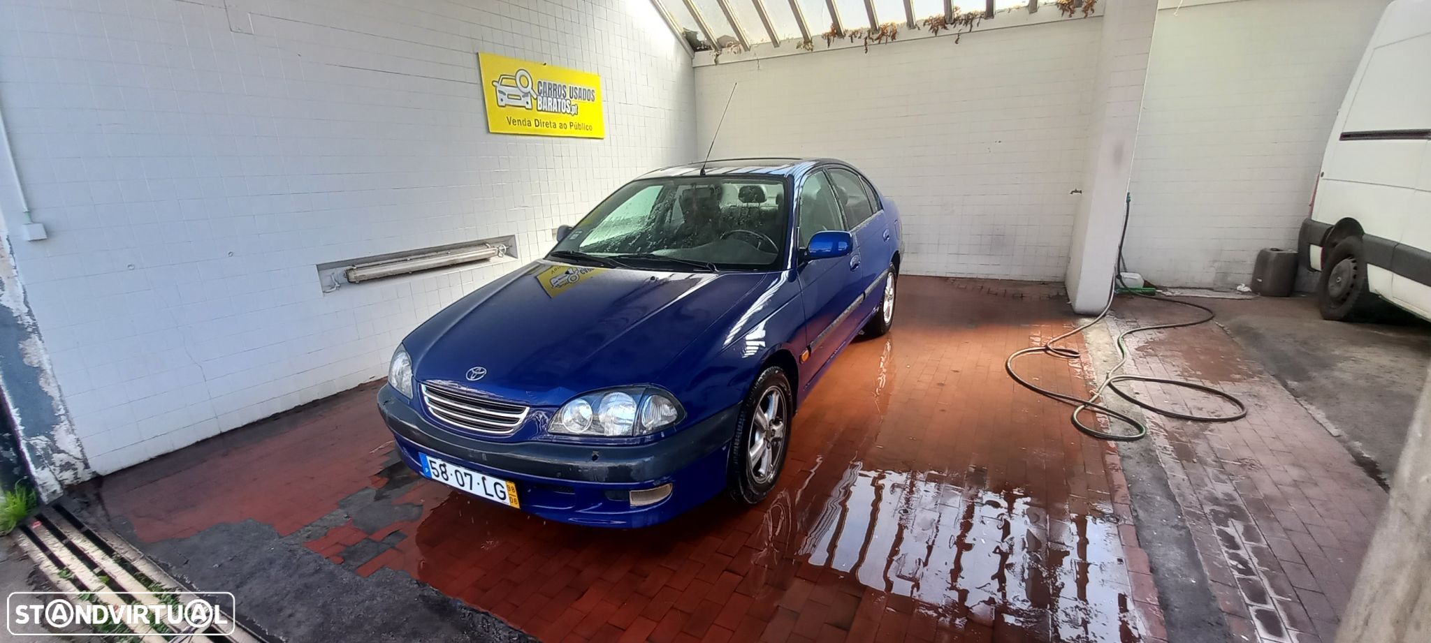 Toyota Avensis - 1
