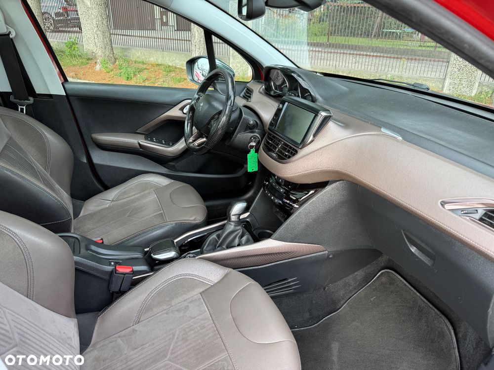 Peugeot 2008 1.6 e-HDi Allure S&S - 15