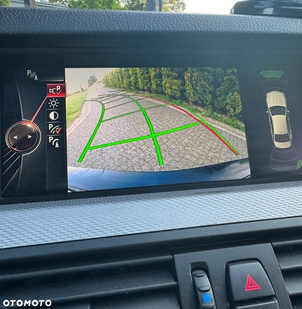 BMW Seria 5 520d xDrive - 23