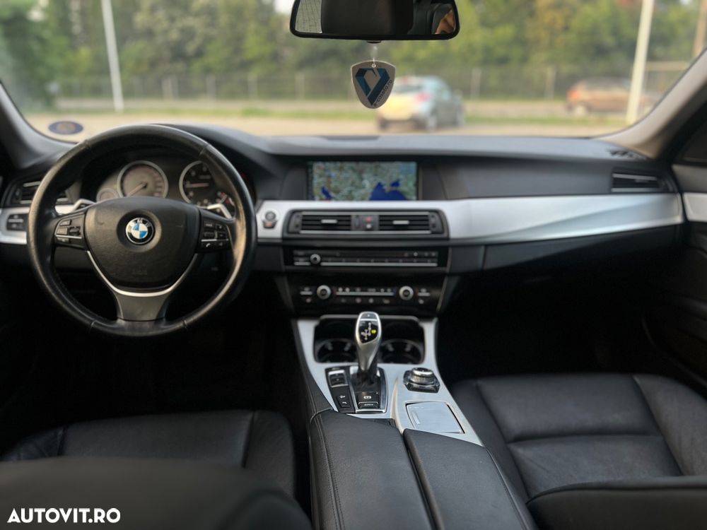 BMW Seria 5 525d xDrive - 8