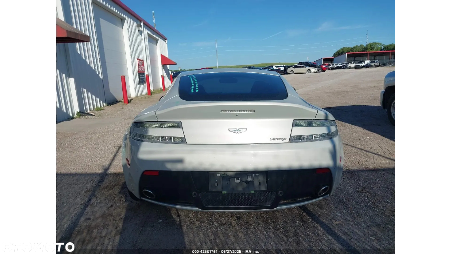 Aston Martin V8 Vantage - 10