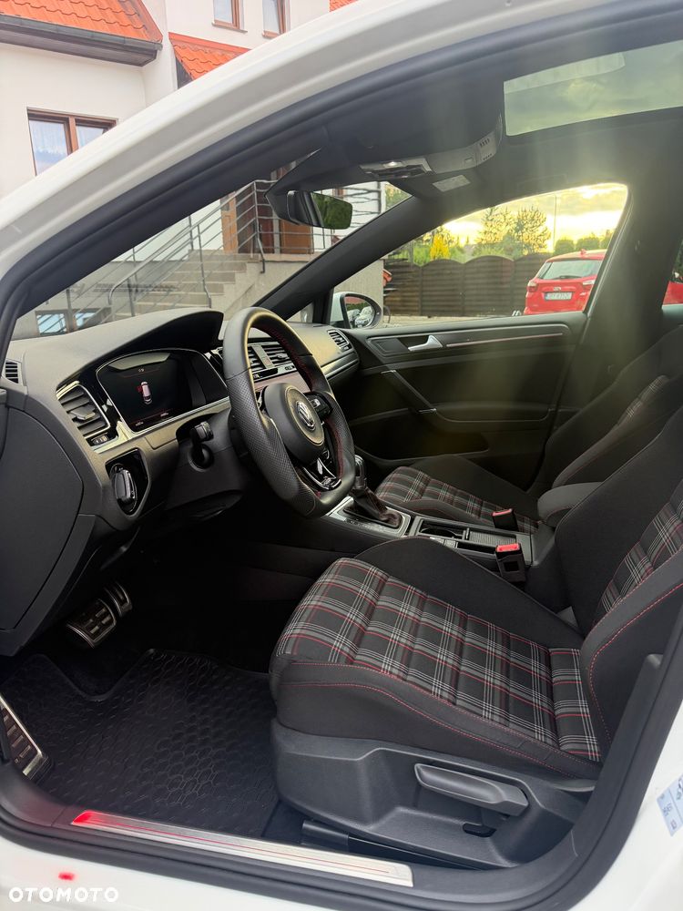 Volkswagen Golf GTI (BlueMotion Technology) DSG - 19