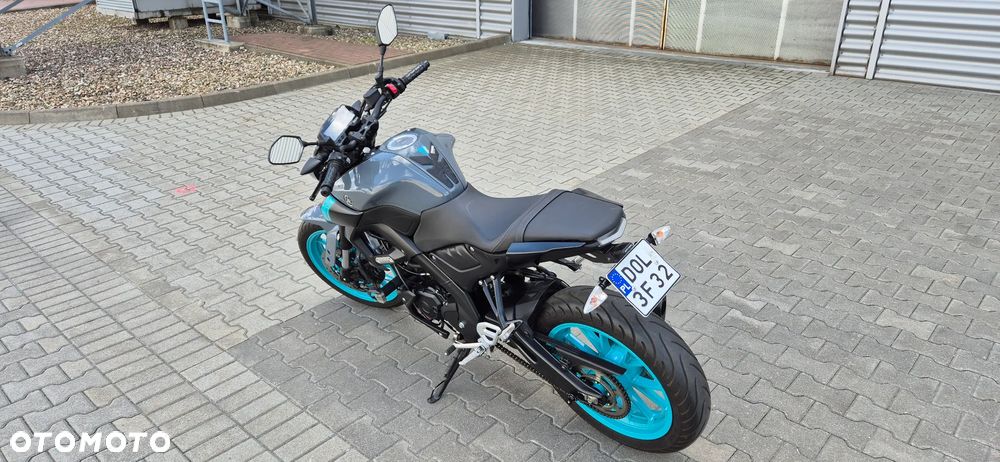 Yamaha MT - 3