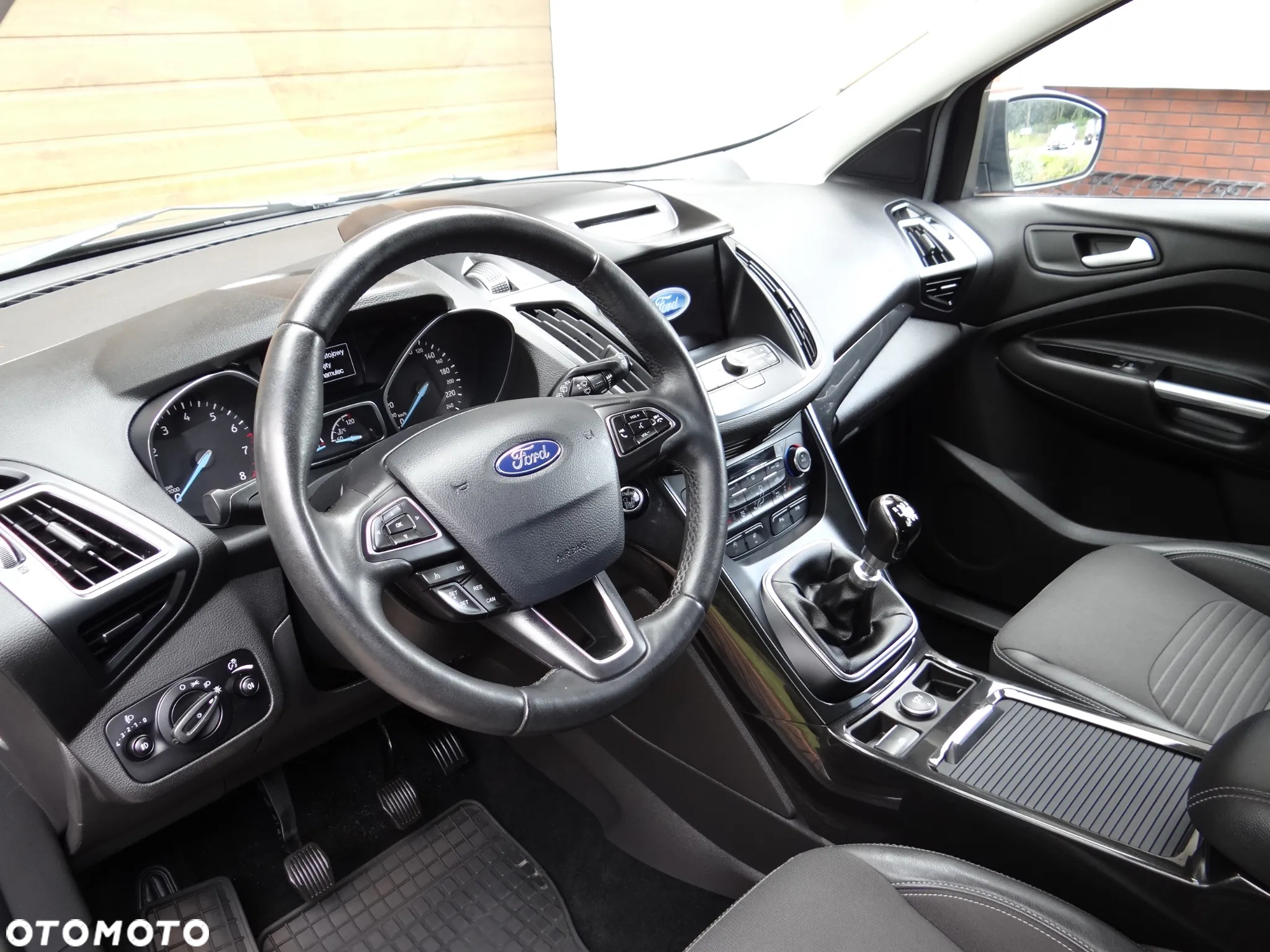 Ford Kuga 1.5 EcoBoost 2x4 Titanium - 14
