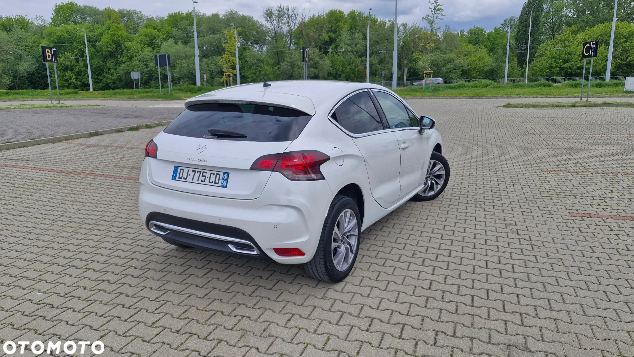 Citroën DS4 e-HDi 115 SoChic - 7