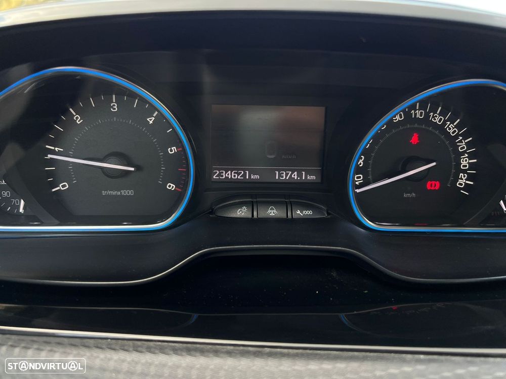 Peugeot 2008 1.6 BlueHDi Active - 9