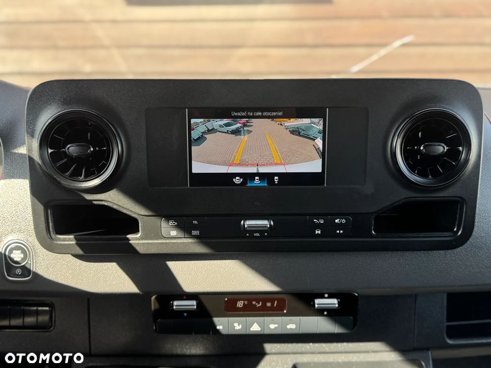 Mercedes-Benz SPRINTER - 32