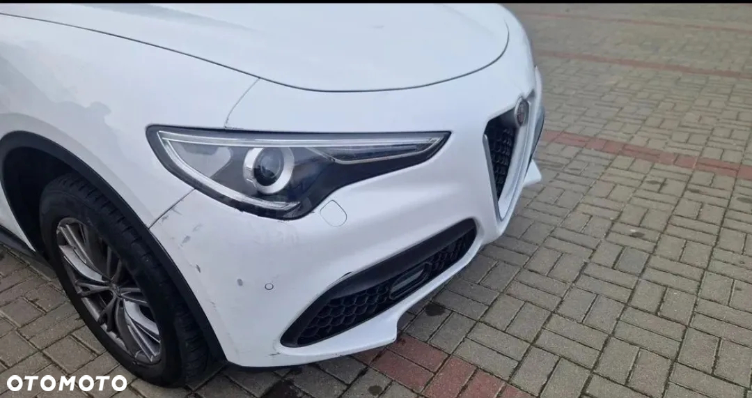 Alfa Romeo Stelvio 2.0 Turbo 16V AT8-Q4 Sprint - 5
