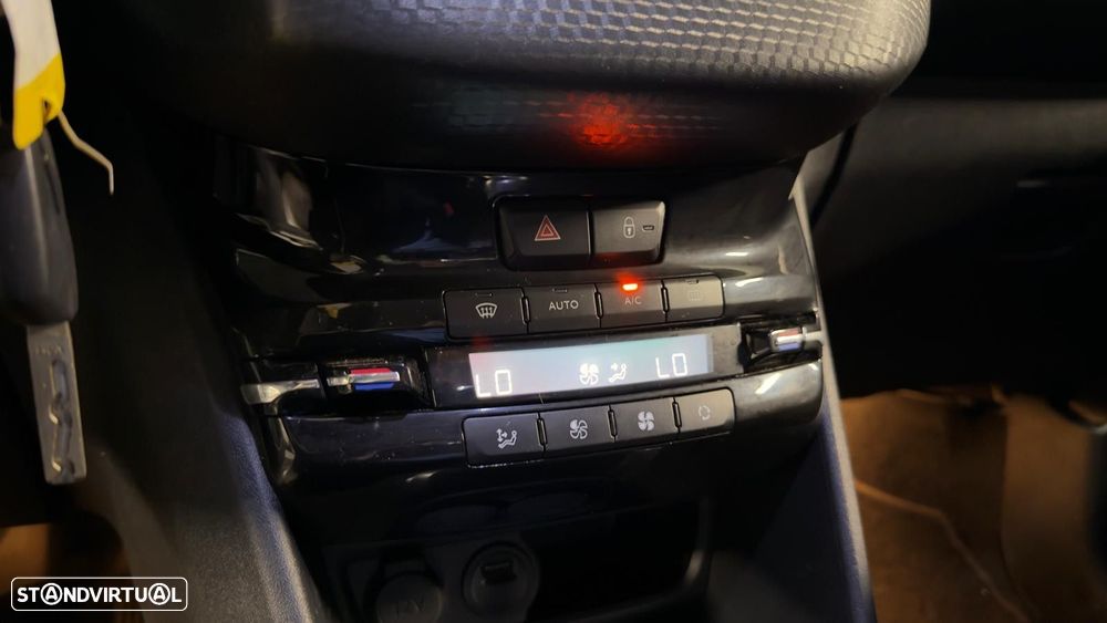 Peugeot 208 1.5 BlueHDi Allure - 10