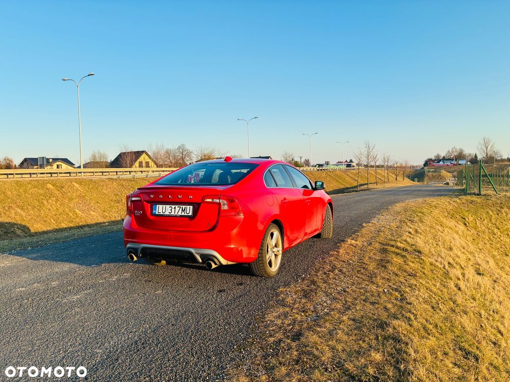 Volvo S60 T3 R-Design Momentum - 4