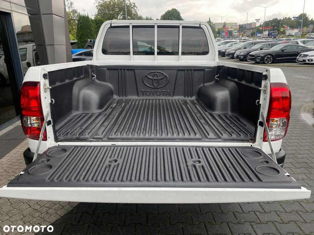 Toyota Hilux - 8