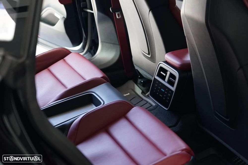 Porsche Taycan Turbo - 27