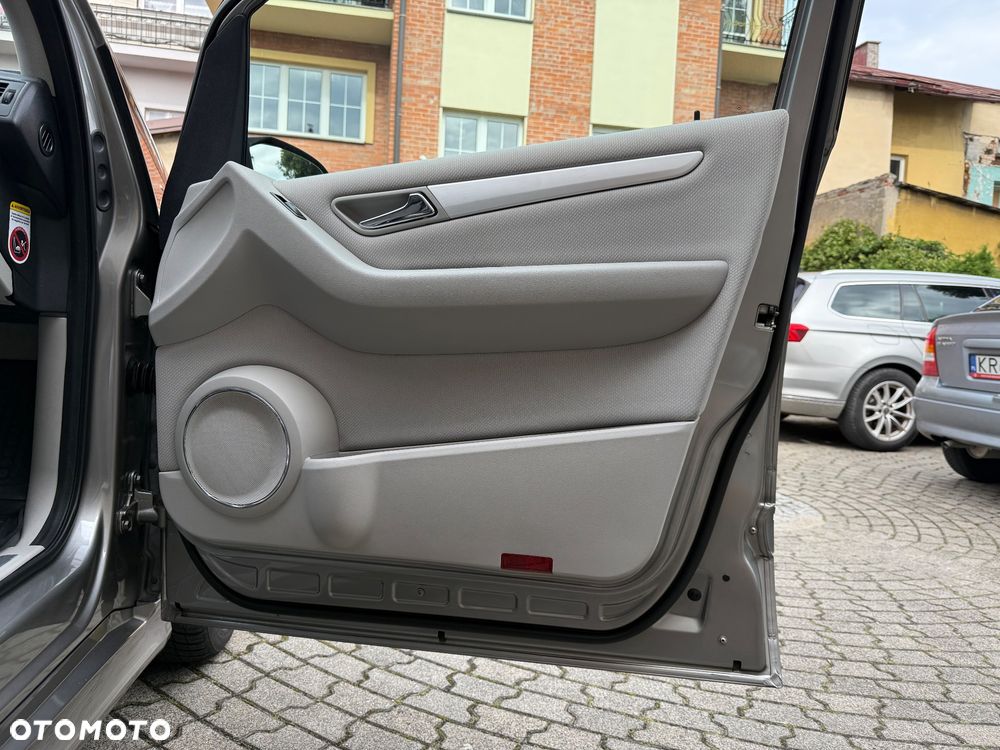 Mercedes-Benz Klasa B 180 CDI DPF Autotronic SPORT EDITION - 18