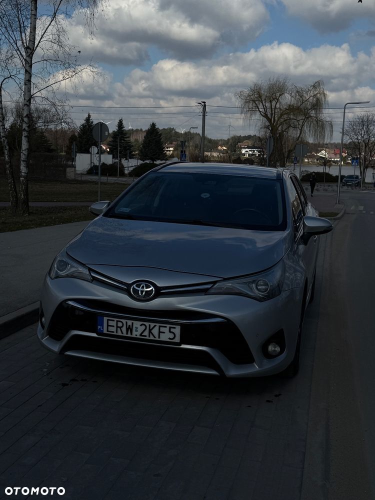 Toyota Avensis 2.0 D-4D Selection - 13