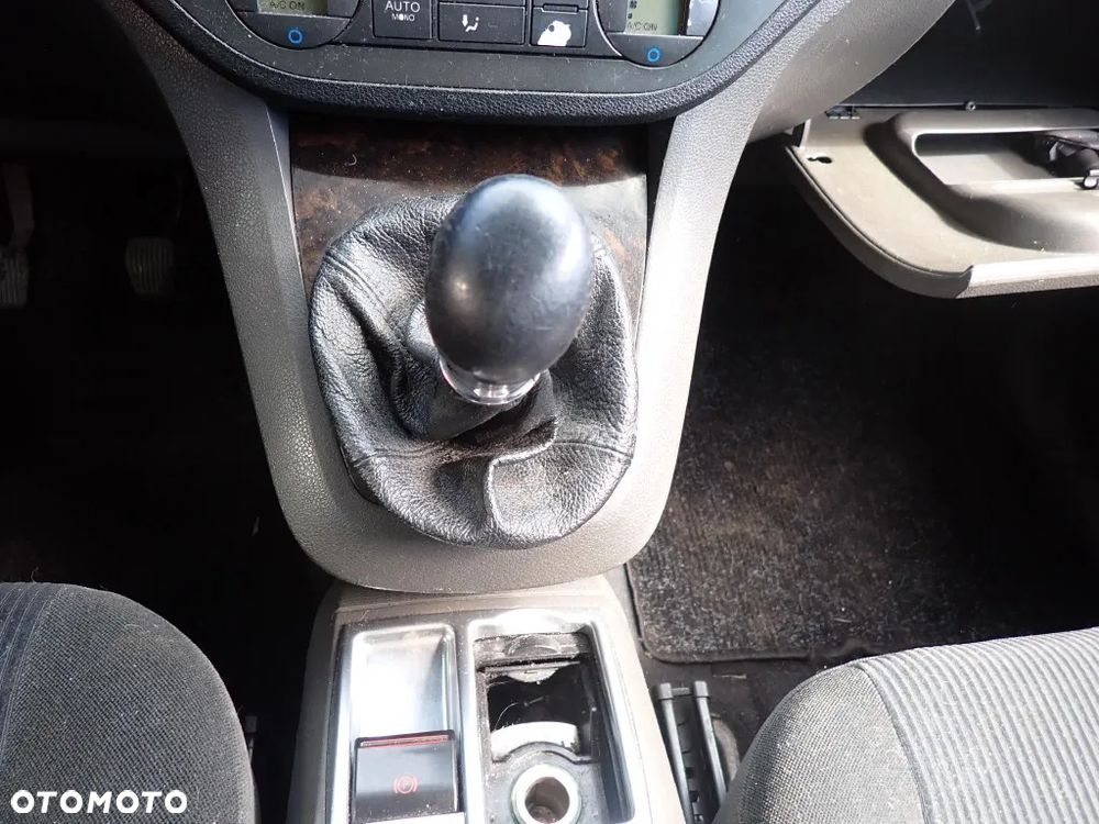 CZĘŚCI - Ford Focus c-max 1,8TDCI  85kW 115KM LAKIER H4 2006r. index - 9532 - 9