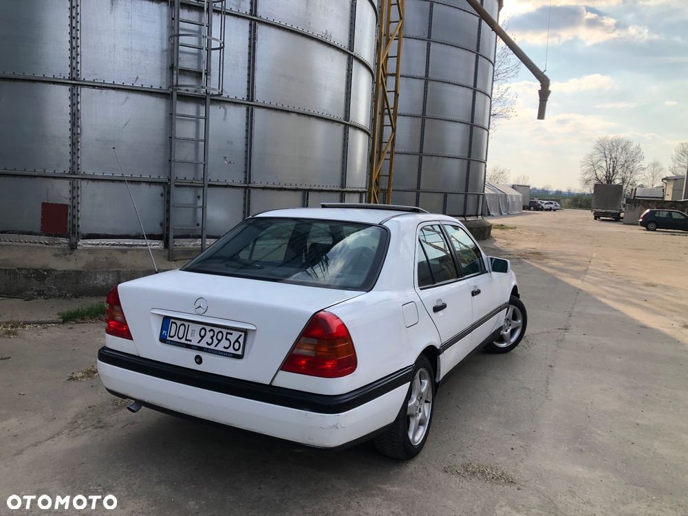 Mercedes-Benz Klasa C 180 Classic - 5