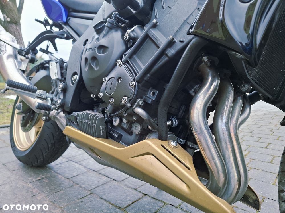 Yamaha FZ8 - 12
