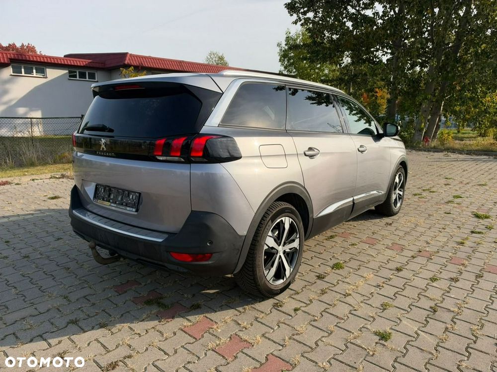 Peugeot 5008 - 5
