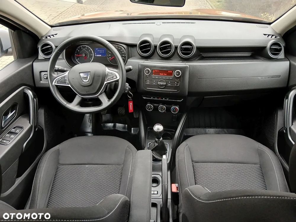 Dacia Duster 1.6 SCe Laureate S&S - 10