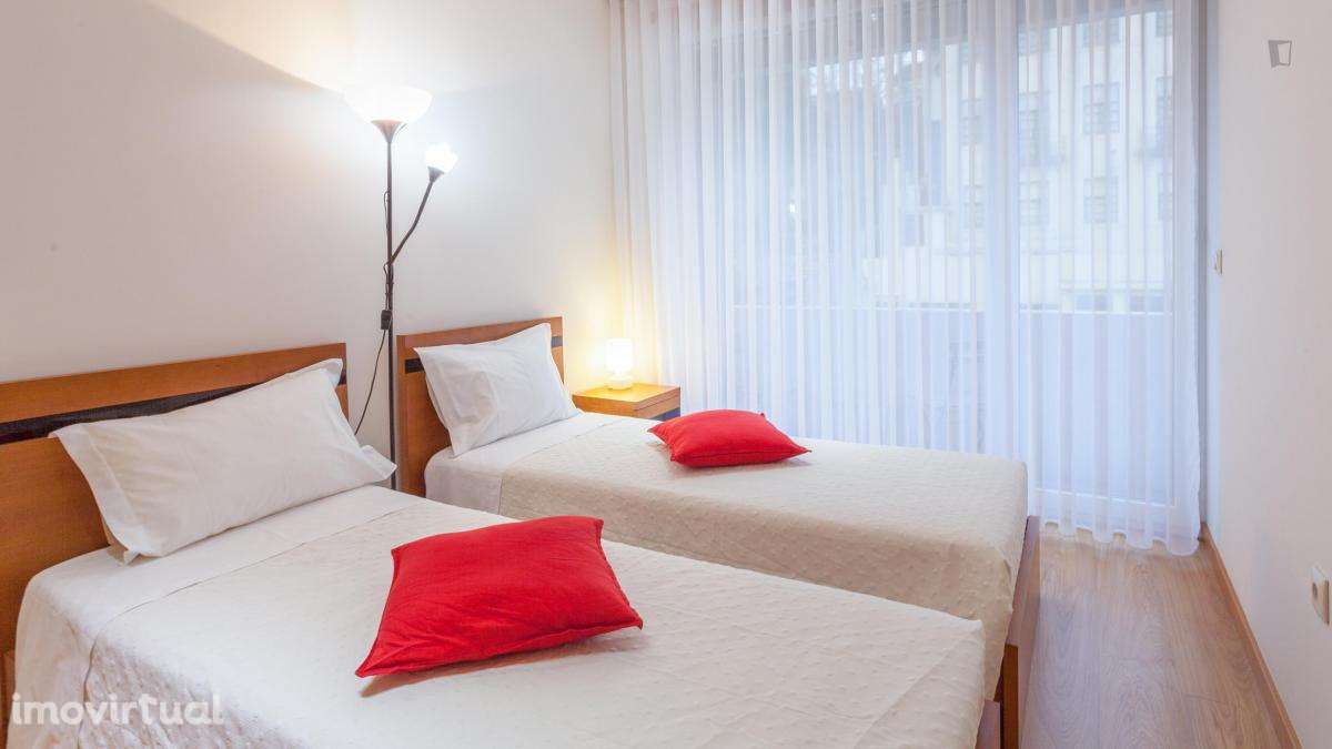 Apartamento com 1 quartos - localizado em Santo Ildefonso Porto - Grande imagem: 3/29