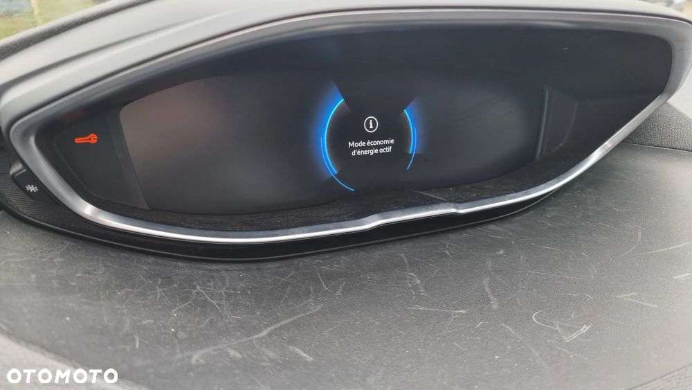 Peugeot 3008 BlueHDi 130 Stop & Start EAT8 Allure - 28
