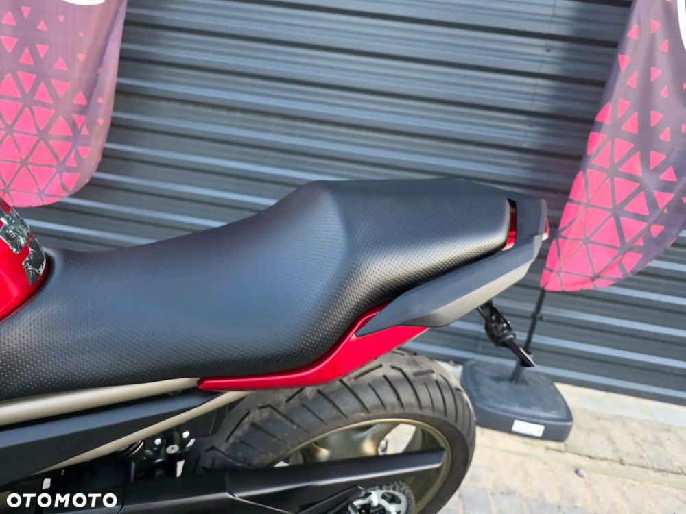 Yamaha XJ - 9
