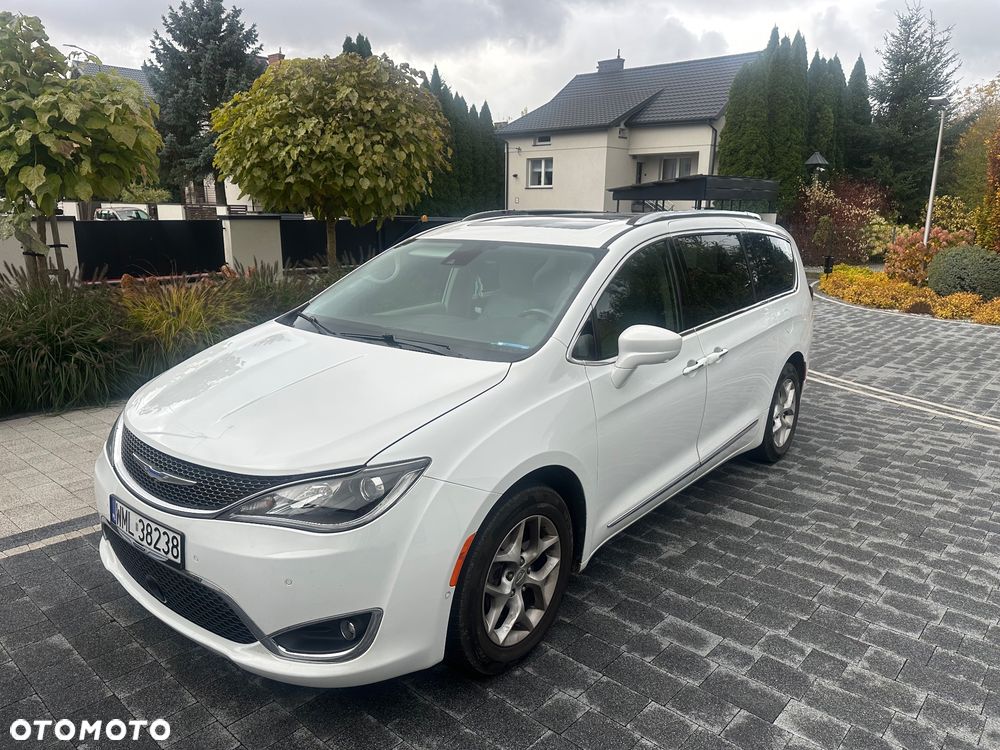 Chrysler Pacifica - 2