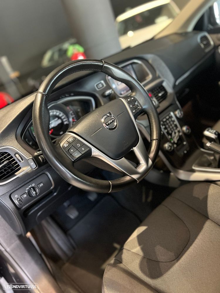 Volvo V40 Cross Country 2.0 D3 - 17